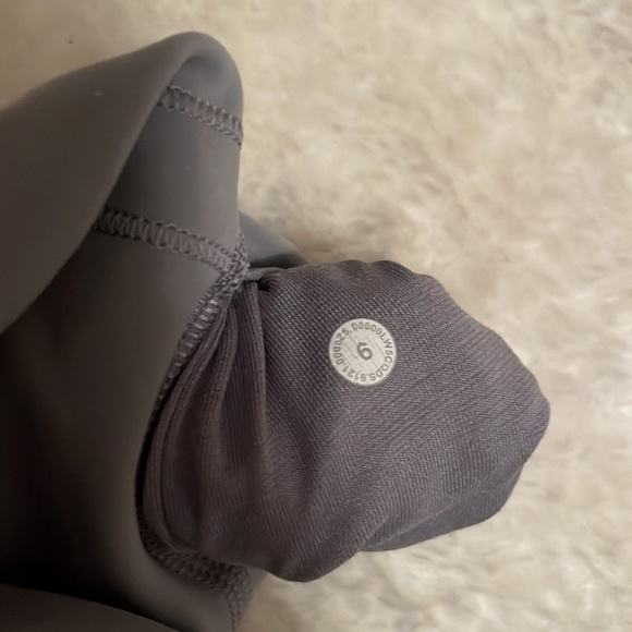 Lululemon Wunder Train High-Rise tight 28” leggings. Like new - Picture 5 of 7